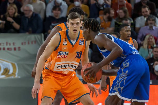 的关注度与 的关注度与