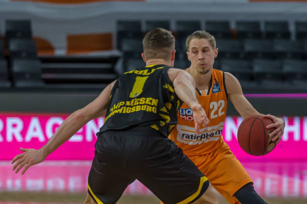 越来越频繁 越来越频繁