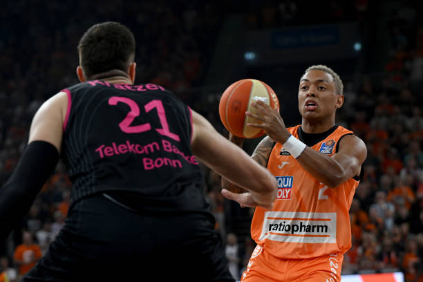 还有合同年 还有合同年