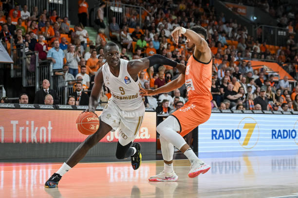 像是一颗投 像是一颗投